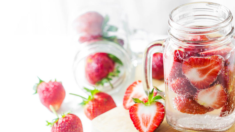 strawberry-infused-water